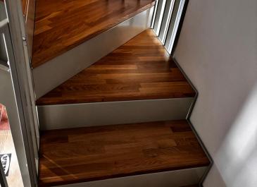 composer require 'drupal/ept_image_gallery:^1.4'