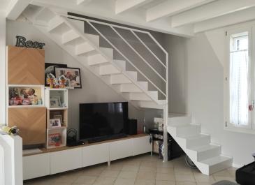 composer require 'drupal/ept_image_gallery:^1.4'